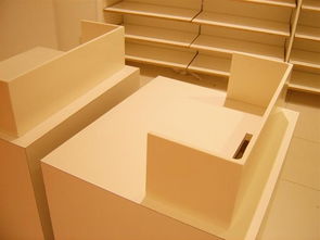 廣州市克蕾雅人造石加工廠 人造石展柜高清圖片與化妝品制造應用